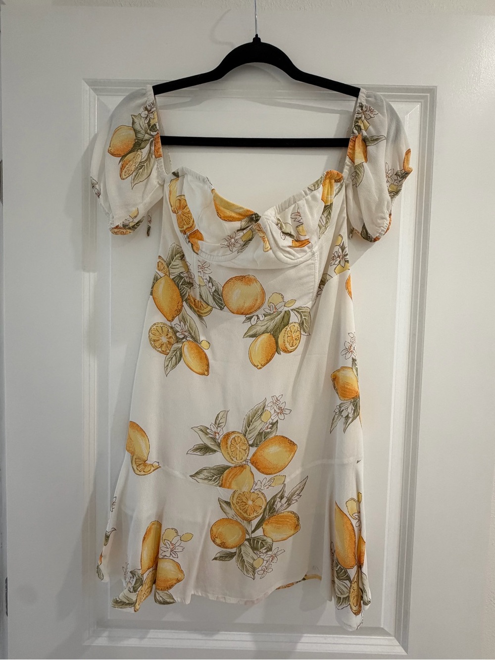 For Love and Lemons Women’s White Lemon-Print Puff Sleeve Dress